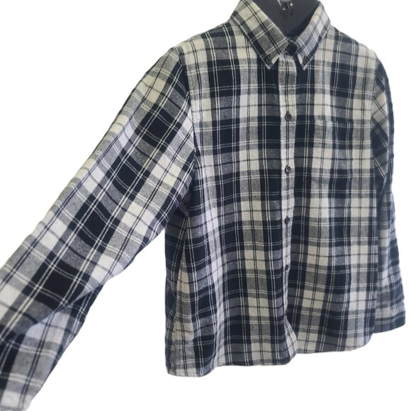 LL BEAN Women's Petite Medium Black & White Button Down Flannel 100% Cotton - Picture 4 of 16